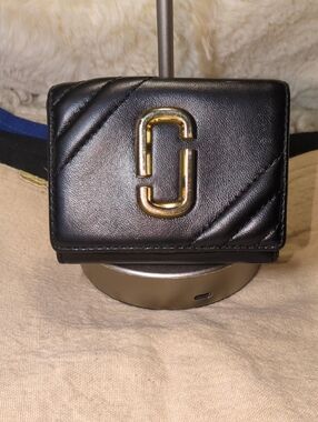 Marc Jacobs Glam Shot Mini Black Quilted Mini Wallet with Gold Double-J